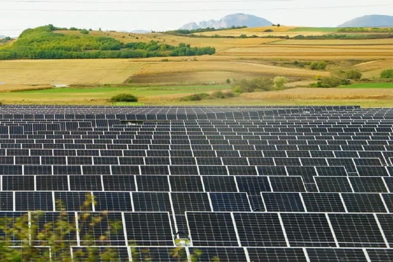 v-kirgizii-gotovyat-zapusk-solnechnoy-elektrostancii.jpg